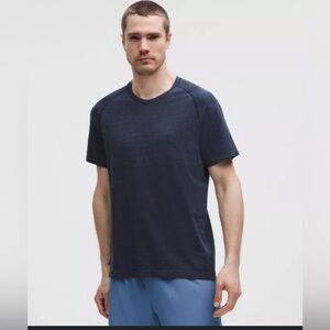 Lululemon Men’s Metal Vent SS Tee Size XL